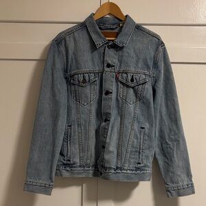 Levi's Relaxed Fit Trucker Denim Jacket
